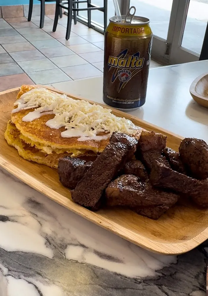 Cachapa with Steak